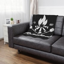 Soft as a Cloud: Microfiber Fleece Blanket with &#39;Let&#39;s Get Toasted&#39; Campfire Pri - £32.11 GBP+