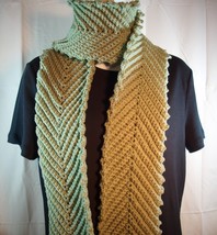 Hand crocheted scarf - £7.87 GBP