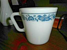 Vintage Pyrex 1410 White Milk Glass Old Town Blue Pattern Coffee Tea Cup Mug #22 - $11.99