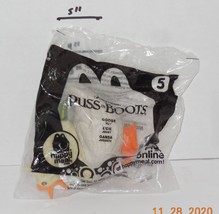 2011 Mcdonalds Happy Meal Toy Puss In Boots #5 Goose MIP - £7.89 GBP