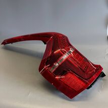 Genuine New Volvo Tail Lamp 31655919 - $346.47