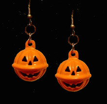 JACK-O-LANTERN BELL EARRINGS-Halloween Pumpkin Charm Jewelry-RND - £5.57 GBP
