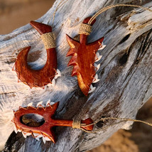 Hawaiian Store Hand-Carved Mini Replica Lei o Mano, Pahoa (Knife) or Mak... - $405.81 MXN