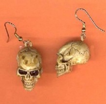 Skull realistic 20antiqued earrings thumb200