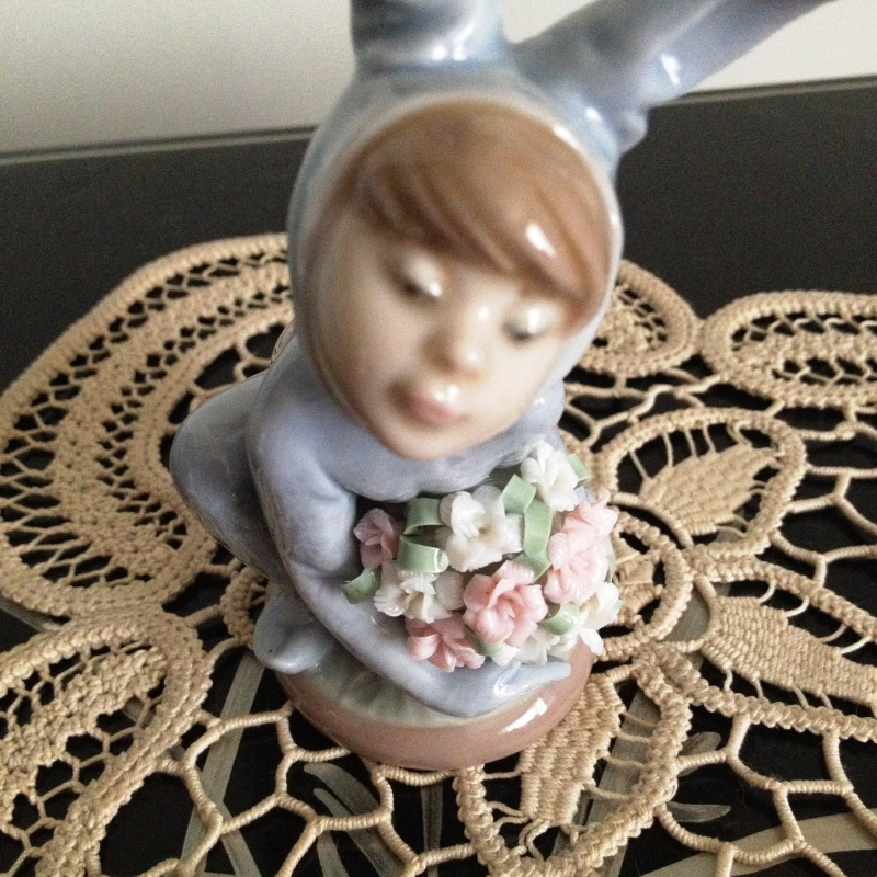 Lladro ~ In the Meadow # 1508 ~ Retired, Mint Condition - $179.99