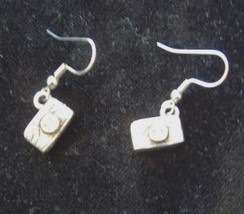CAMERA EARRINGS-Pewter Photography Paparazzi Charm Funky Jewelry - £5.46 GBP