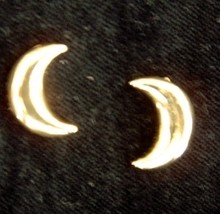 Celestial Crescent Moon Button Earrings Fun Golden Charm Jewelry - £3.18 GBP