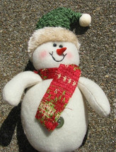 primitive 52720H - Green Hat  with red scarf Snowman Ornament - $3.95