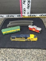 HO Santa Fe Engine #3500 For Repair Or Parts Also Caboose #999851 &amp; Extras. - £15.81 GBP