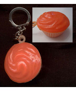 CUPCAKE KEYCHAIN-Vintage Funky Food Novelty Costume Jewelry-HUGE - $3.97