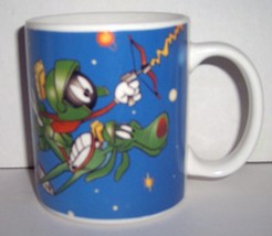1994 WARNER BROS MARVIN THE MARTIAN SAGITTARIUS COLLECTIBLE MUG SUN SIGNS - $874.15 MXN