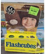  Vintage 3 GE Camera Flash Cubes In The Box - $184.53 MXN
