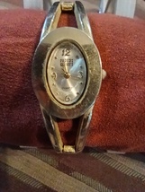 Women&#39;s Oval Face Gold Tone Faded GloryWatch - $298.23 MXN