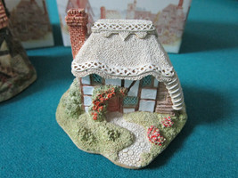 Lilliput Lane David Winter Figurines Farthing Lodge, Strawbaerry Cottage, Spinne - £58.38 GBP
