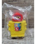 Playskool Wendy&#39;s Kids Meal 2001 Yellow Robot Hasbro Toy 3-3/8&quot; x 2-5/8&quot;... - £3.85 GBP