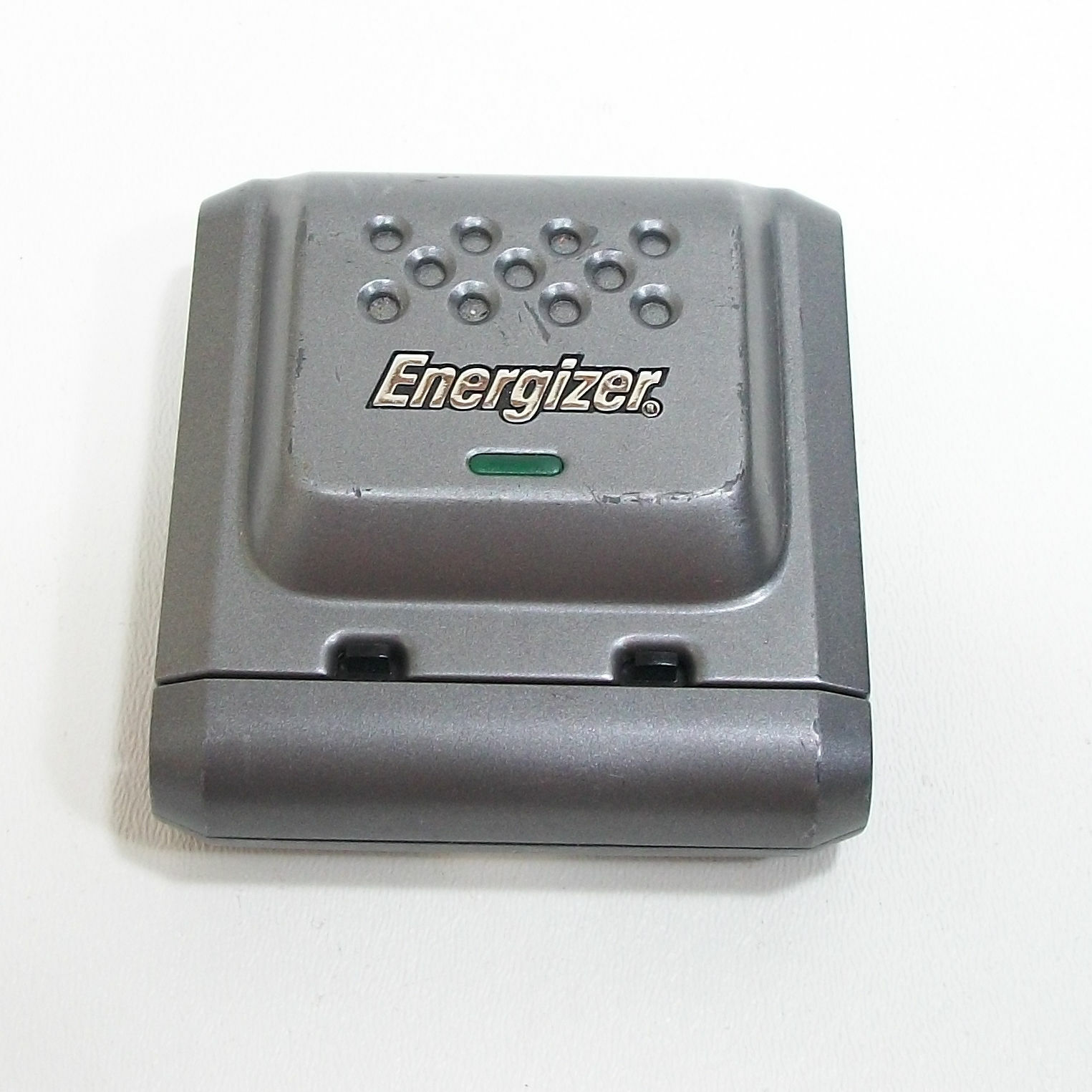 Primary image for Genuine Energizer CHDC Automatic Battery Charger  AA and AAA  Ni-MH Batteries