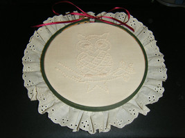 Wood 6&quot; Round Embroidery or Cross Stitch Hoop w/Embroidered Owl &amp; Eyelet... - £6.75 GBP