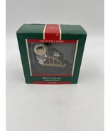 Hallmark Keepsake Ornament Collector&#39;s Series FROSTY FRIENDS 1989 Raccoon - £6.81 GBP