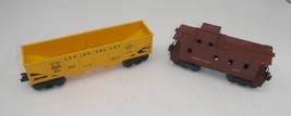 Lot Of 2 Lionel Train Car - 6017 Caboose &amp; 6176 Yellow Lehigh Valley Hopper - £29.09 GBP