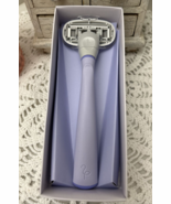 Flamingo Women&#39;s 5 Blade Razor NEW IN BOX - $16.96 CAD