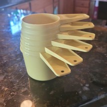 Vintage Set of 6 Tupperware Stacking Measuring Cups Pale Flat Yellow Retro - £26.11 GBP