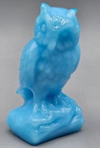 VINTAGE Boyd Glass Ice Blue Wise Owl Figurine Paperweight - £22.33 GBP