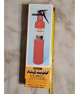 Kiddie Fire Away Tri-Class Extinguisher-W-Mint-box. - $437.15 MXN