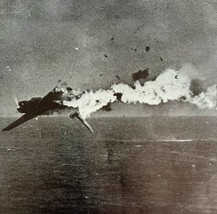 Gunners Destroy Japanese Torpedo Plane 1945 WW2 Photo Print Military DWHH8 - £31.46 GBP