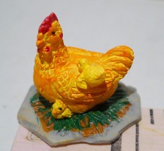 Lemax Yellow Hen and Chicks Chicken Family  Miniature Figurine - £13.10 GBP