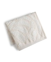 Mainstream International Sculpted Bedding Wash Towel Color Beige - $29.00