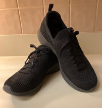 SKECHERS Women&#39;s Black Memory Foam Slip On Sneaker Tennis Shoes 8 WIDE Waitress - £16.60 GBP