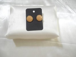 I.N.C 3/4 "Gold Tone Peach Stone Button Stud Earrings A882 - $10.55