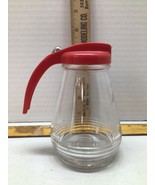 Vintage  syrup dispenser - small pitcher - red plastic lid - €10,30 EUR