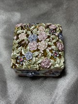 Pill Box Trinket Gold Tone Roses Rhinestones Square Brand “R” Magnetic C... - £8.87 GBP