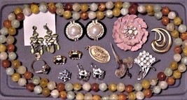 Vtg Lot #33 Jewelry 16 pc Ring Brooches Necklace - €34,71 EUR