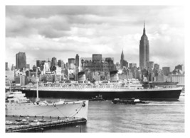 Rms Queen Elizabeth White Star Cruiseship On Her Last Voyage New York 5X7 Photo - £6.67 GBP