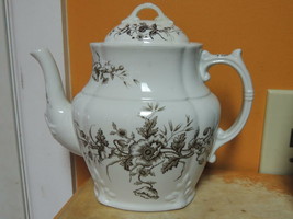 J G Meakin Ironstone Teapot 8&quot;+ 1890 Royal Arms Essex Hanley England poppy coffe - £50.28 GBP