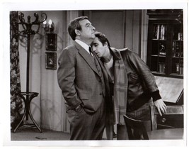 *HAPPY DAYS (1978) Fonzie (Henry Winkler) Leans On Mr. Cunningham (Tom B... - $45.00