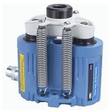 OTC 30 Ton Hollow Center Hydrualic Ram with Adapter - $52,712.26 MXN