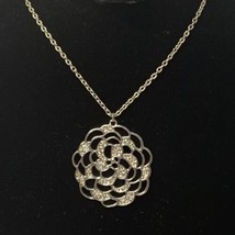 Vintage Express Silver Tone Link Chain Sparkly Necklace Round Flower Pendant - £6.37 GBP