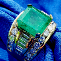 Earth mined Emerald Diamond Engagement Ring Vintage Statement Solid 18k Gold - €15.319,32 EUR