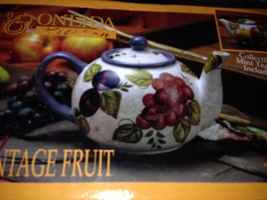 Oneida kitchen teapot w/ lid vintage fruit &amp; bonus collector mini teapot ( cream - £51.94 GBP