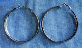 Elegant Large Metallic Black Pierced Hoop Earrings 1980s vintage 2 1/2&quot; - £9.83 GBP