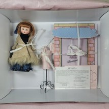 Madame Alexander Window Shopping 8 inch Doll Set No. 37920 In box - £112.05 GBP