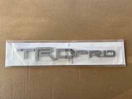 NEW SILVER TRD PRO Emblem Badge Decal Sticker 4Runner Tacoma Tundra Blac... - €10,35 EUR