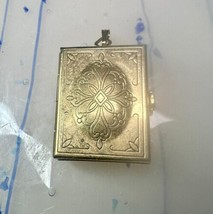 Vintage Multiple photo  book locket pendant women - $1,456.54 MXN