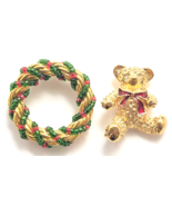 Christmas Holiday Pin Lot 2 -Gold Tone Teddy Bear Red Bow &amp; Twisted Wrea... - $314.05 MXN