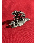 Serpentine Pewter DND Dragon W/ Orb DR22 - $260.85 MXN