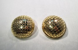 Vintage Huge Circle Round Gold Tone Mesh Clip Unsigned Earrings K365 - £38.72 GBP