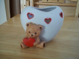 HEART BOWEL/FIGURINE WITH TEDDY BEAR - £1.59 GBP